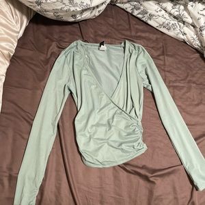 Windsor brand ruched side mint green top